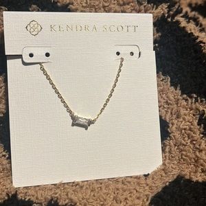 Kendra Scott necklace